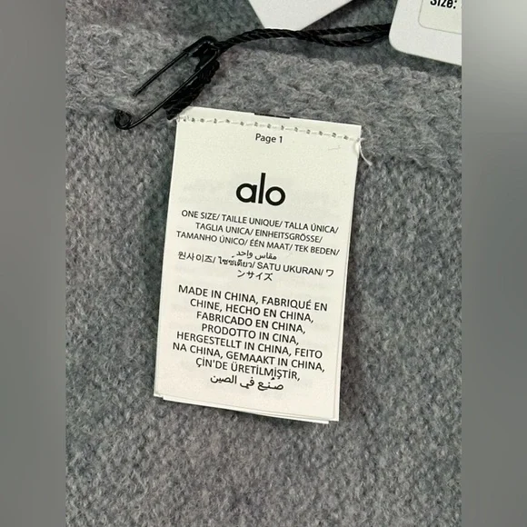 NEW Alo Yoga Oversized Merino Wool Scarf Hazy Heather Grey NWT - Picture 6 of 8